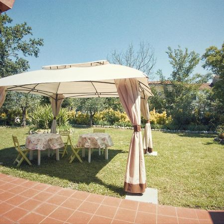 B&B Il Lupo E La Quercia Кастельнуово-ди-Магра Экстерьер фото