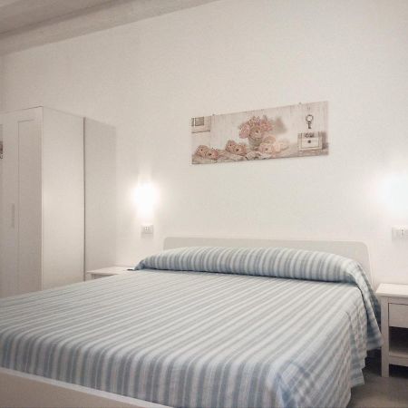 B&B Il Lupo E La Quercia Кастельнуово-ди-Магра Экстерьер фото