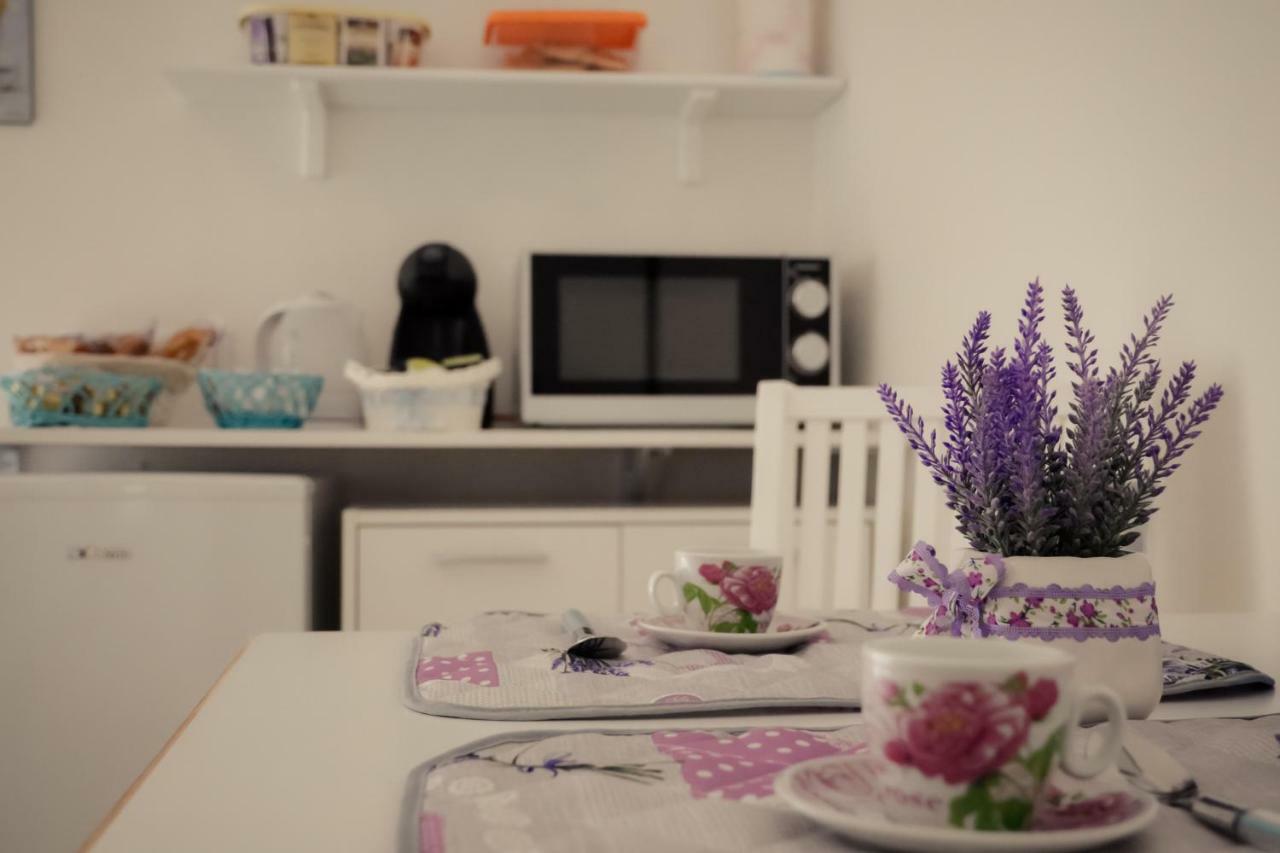 B&B Il Lupo E La Quercia Кастельнуово-ди-Магра Экстерьер фото