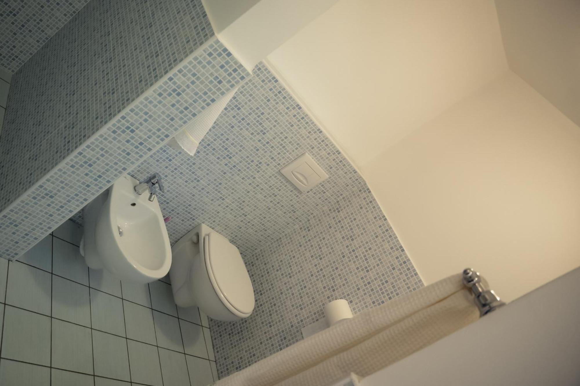 B&B Il Lupo E La Quercia Кастельнуово-ди-Магра Экстерьер фото